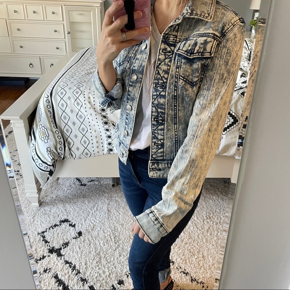 Jean jacket - Picture 2 of 4